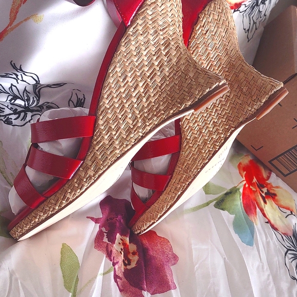 DONALD J PLINER ESPEDRILLE WEDGE SANDALS *🍅RED/NWOB - Picture 9 of 17